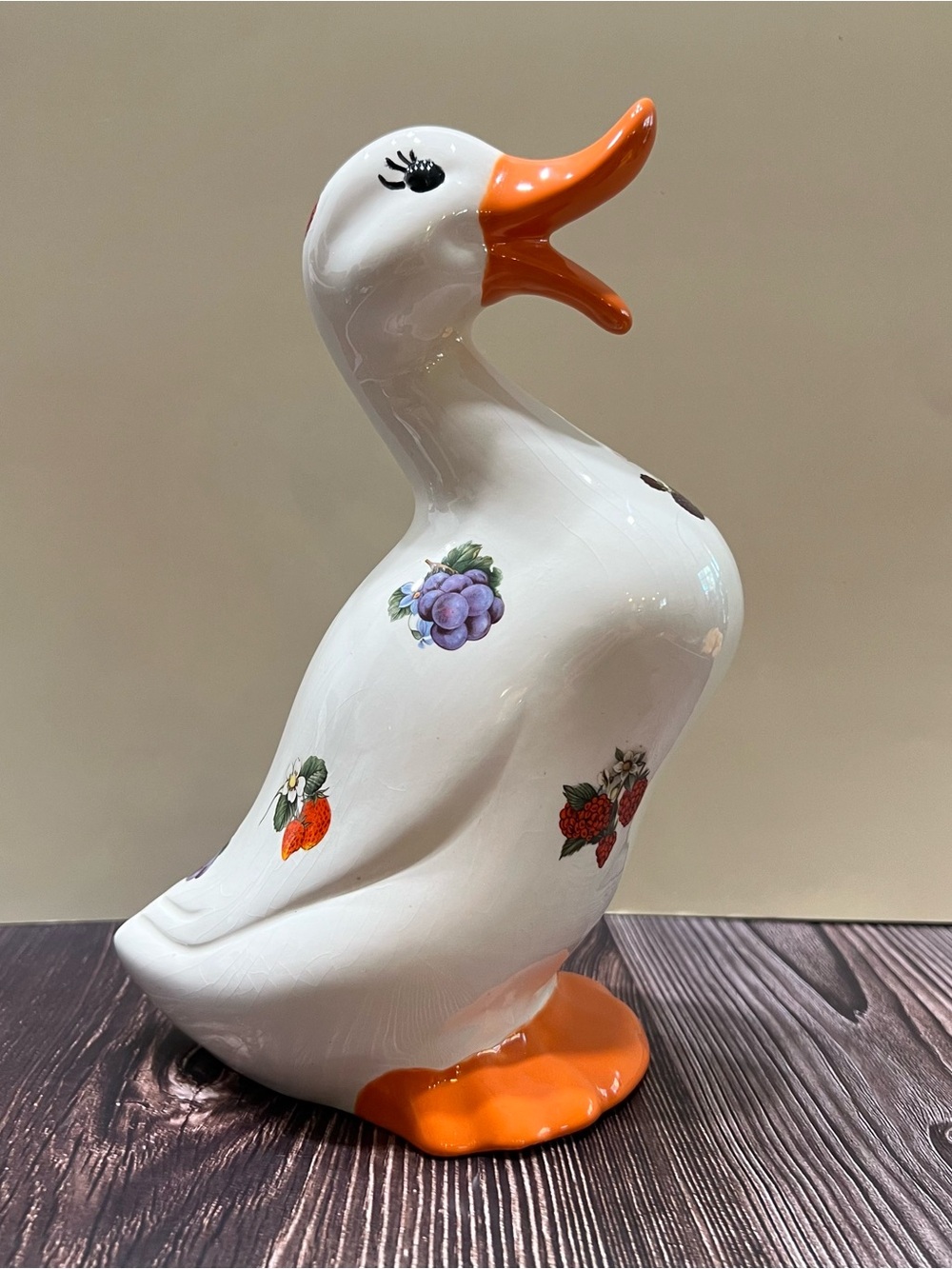 Vintage Country Kitchen Goose Duck Statue Retro Berry Floral Motif Cottagecore